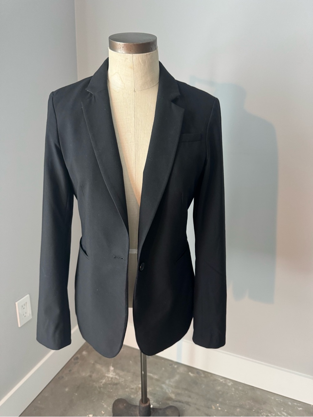 Banana Republic Black Tailored Single-Button Blazer